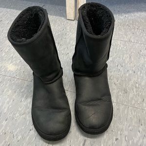 UGG MATTE BLACK CLASSIC BOOTS